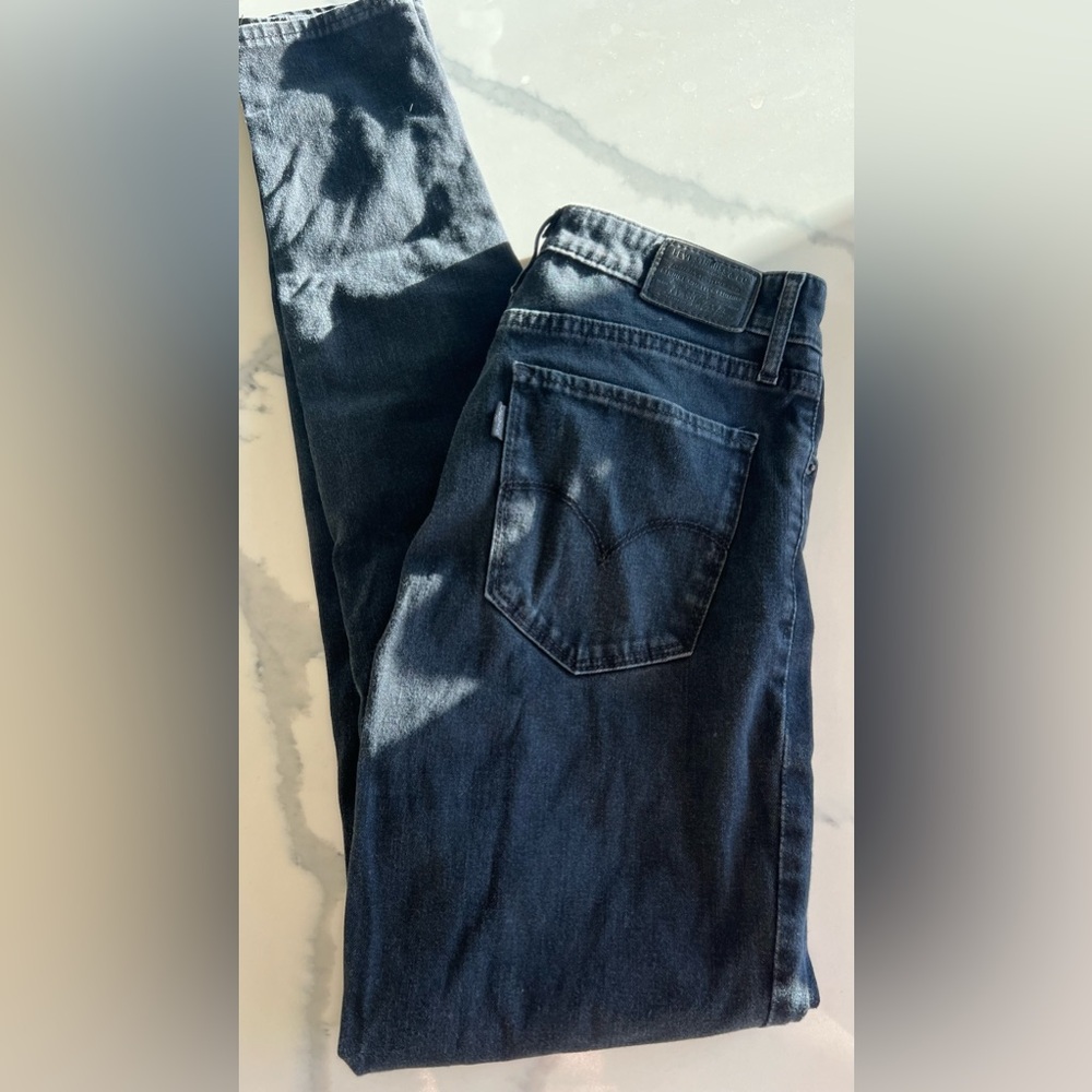 Black Levis skinny jeans